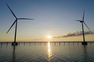 Cánh đồng điện gió tại biển Ba Động.