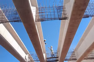 Nhà thầu triển khai thi công hạng mục cầu trên tuyến cao tốc bắc-nam.