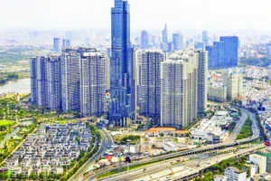 Một góc Thành phố Hồ Chí Minh hôm nay. (Ảnh HOÀNG TRIỀU)