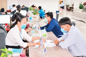 Trung tâm hành chính công tỉnh Tiền Giang góp phần giải quyết nhanh thủ tục cho các tổ chức, cá nhân.