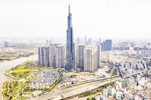Một góc Thành phố Hồ Chí Minh hôm nay. (Ảnh HOÀNG TRIỀU)