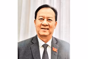 Đồng chí TRẦN THANH MẾN, Bí thư Huyện ủy Đông Hải, tỉnh Bạc Liêu.