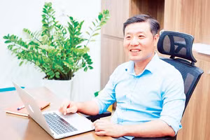 GS Vũ Hà Văn.