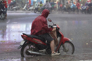 [Video] Hai đợt không khí lạnh tràn về, miền Bắc mưa rét kéo dài đến dịp lễ 30/4 – 1/5