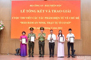 [Ảnh] Toàn cảnh lễ trao giải Cuộc thi viết các tác phẩm điện tử về chủ đề "Bảo đảm an ninh, trật tự cơ sở"