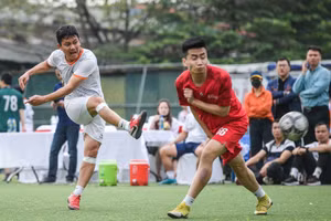 [Ảnh] Mãn nhãn những pha bóng kịch tính trong trận chung kết Cup Nhà báo và Công luận