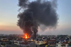 Hiện trường vụ cháy nhìn từ trên cao. (Ảnh: Lê Thương)