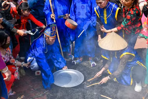 [Ảnh] Đầu xuân, tới Thị Cấm xem kéo lửa, thổi cơm thi