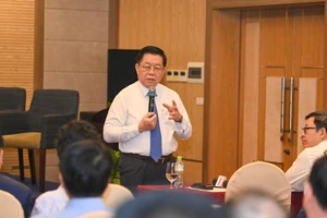 Đồng chí Nguyễn Trọng Nghĩa, Bí thư Trung ương Đảng, Trưởng Ban Tuyên giáo Trung ương phát biểu chỉ đạo tại hội thảo. (Ảnh: Duy Linh)