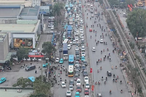 Trong ngày 28 Tết, toàn quốc xảy ra 52 vụ tai nạn giao thông, khiến 26 người tử vong, 26 người khác bị thương. So với ngày thứ ba của kỳ nghỉ Tết Nguyên đán năm 2024 (tức 29 Tết) giảm 32 vụ, giảm 12 người chết, giảm 33 người bị thương.