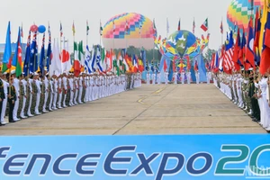 Sáng 17/12, tại sân bay Gia Lâm, Hà Nội, Bộ Quốc phòng đã tổ chức Tổng duyệt Triển lãm Quốc phòng quốc tế Việt Nam 2024.