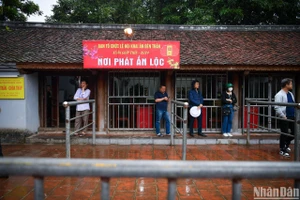 Việc phát ấn đền Trần cho nhân dân chỉ được bắt đầu từ 5 giờ sáng ngày Rằm tháng Giêng Âm lịch.