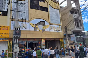 Cơ sở kinh doanh karaoke An Phú tại thành phố Thuận An, tỉnh Bình Dương, vừa xảy ra cháy đặc biệt nghiêm trọng làm 32 người tử vong.