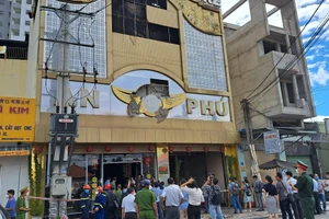 Cơ sở kinh doanh karaoke An Phú tại thành phố Thuận An, tỉnh Bình Dương, vừa xảy ra cháy đặc biệt nghiêm trọng làm 32 người tử vong.