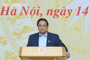 Thủ tướng Phạm Minh Chính phát biểu tại cuộc họp công tác chống buôn lậu, gian lận thương mại và hàng giả đầu năm 2025. (Ảnh: TRẦN HẢI)