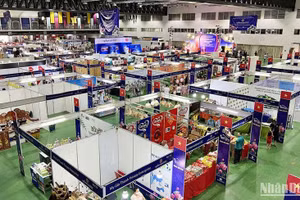 Hội chợ thương mại Việt Nam-Lào 2022 tổ chức tại Vientiane (Lào). (Ảnh: TRỊNH DŨNG)