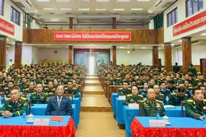 Các đại biểu tham dự buổi lễ. (Ảnh: HẢI TIẾN)