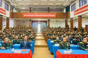 Các đại biểu tham dự buổi lễ. (Ảnh: HẢI TIẾN)