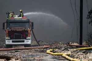 Tối 9/8, lực lượng cứu hỏa Cuba đã khống chế được đám cháy ở kho chứa nhiên liệu bên Vịnh Matanzas.