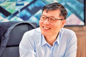 Giáo sư Vũ Hà Văn.