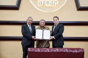 Ðại diện CABC và AACM ký biên bản ghi nhớ hợp tác. (Ảnh ANTARANEWS.COM)