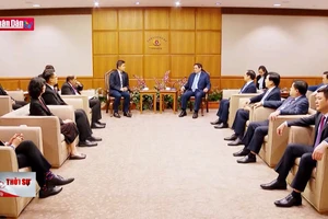 Thủ tướng hội kiến Chủ tịch Quốc hội Singapore