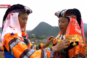 Lễ cúng tổ tiên của người Lô Lô nơi địa đầu