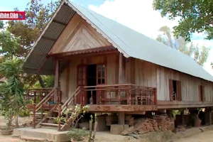 Khám phá nhà dài truyền thống của người M'Nông