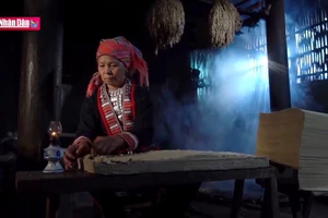 Độc đáo giấy Bản của người Dao