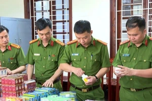 Xử lý nghiêm các tổ chức, cá nhân liên quan sản xuất, buôn bán thuốc chữa bệnh giả, sữa giả, thực phẩm chữa bệnh giả