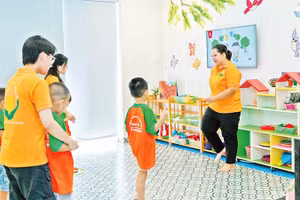 Một buổi học can thiệp sớm theo nhóm của Trung tâm Nghiên cứu và ứng dụng tâm lý-giáo dục Ngọc Ân. (Ảnh nhân vật cung cấp)