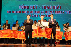 Tổng kết và trao giải Hội thi giới thiệu mô hình và thuyết trình ý tưởng cải cách hành chính do Công đoàn Viên chức Việt Nam và Bộ Nội vụ tổ chức.