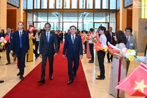 [Ảnh] Chủ tịch Quốc hội Vương Đình Huệ hội kiến Tổng thống Indonesia Joko Widodo