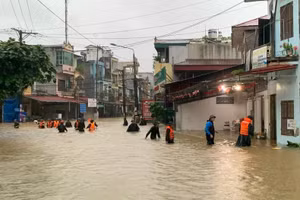 Mưa to gây ngập úng tại nhiều địa phương ở Hà Giang. (Ảnh: KHÁNH TOÀN)