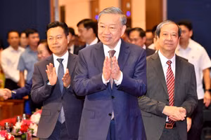 Tổng Bí thư Tô Lâm gặp mặt đại diện nhà giáo, cán bộ quản lý giáo dục nhân Ngày Nhà giáo Việt Nam 20/11.