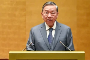 Tổng Bí thư Tô Lâm, Trưởng Ban Chỉ đạo Trung ương về phát triển khoa học, công nghệ, đổi mới sáng tạo và chuyển đổi số phát biểu chỉ đạo hội nghị. (Ảnh: DUY LINH)