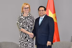 Thủ tướng Phạm Minh Chính và Chủ tịch Đảng Cộng sản Czech-Morava Katerina Konecna. (Ảnh: THANH GIANG)