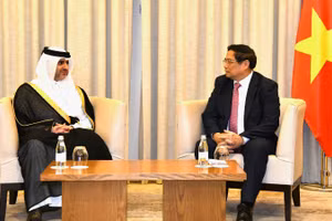 Thủ tướng Phạm Minh Chính tiếp ông Sheikh Bandar Al Thani, Chủ tịch HĐQT Cơ quan Đầu tư Qatar (QIA). (Ảnh: Thanh Giang)