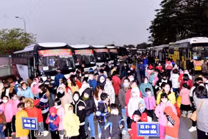 1000 công nhân lao động Thủ đô hôm nay sẽ được sum họp gia đình.