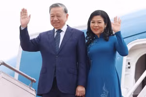 Tổng Bí thư Tô Lâm và Phu nhân rời Jakarta, lên đường thăm chính thức Cộng hòa Singapore. Ảnh: Thống Nhất – TTXVN 