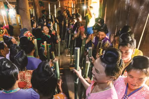 Điệu nhảy “Xé pang” trong lễ hội truyền thống Pang phoóng của dân tộc Kháng ở Điện Biên. (Ảnh: Báo Dân tộc) 