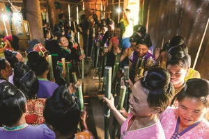 Điệu nhảy “Xé pang” trong lễ hội truyền thống Pang phoóng của dân tộc Kháng ở Điện Biên. (Ảnh: Báo Dân tộc)