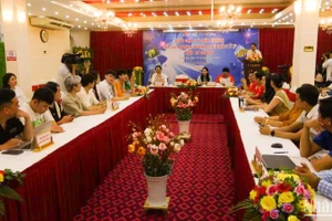 Quang cảnh buổi gặp gỡ giới thiệu sản phẩm OCOP trên TikTok.