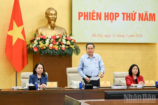Chủ tịch Quốc hội Trần Thanh Mẫn, Chủ tịch Hội đồng bầu cử quốc gia phát biểu kết luận phiên họp. (Ảnh: DUY LINH)