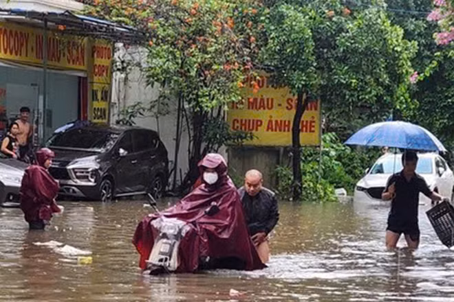 Bản tin Thời sự sáng 8/10: Trưởng ban Chỉ đạo Phòng thủ dân sự Quốc gia chỉ đạo ứng phó với mưa, lũ lớn