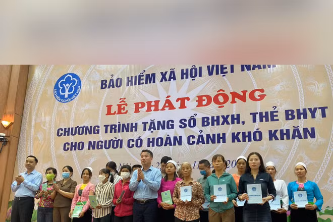 Bản tin thời sự sáng 3/11/2025: Chuẩn bị tặng thẻ bảo hiểm y tế cho người có hoàn cảnh khó khăn