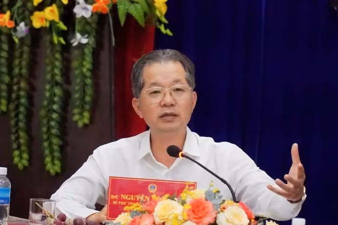Đồng chí Nguyễn Văn Quảng, Bí thư Trung ương Đảng, Chánh án Tòa án nhân dân tối cao phát biểu tại hội nghị.