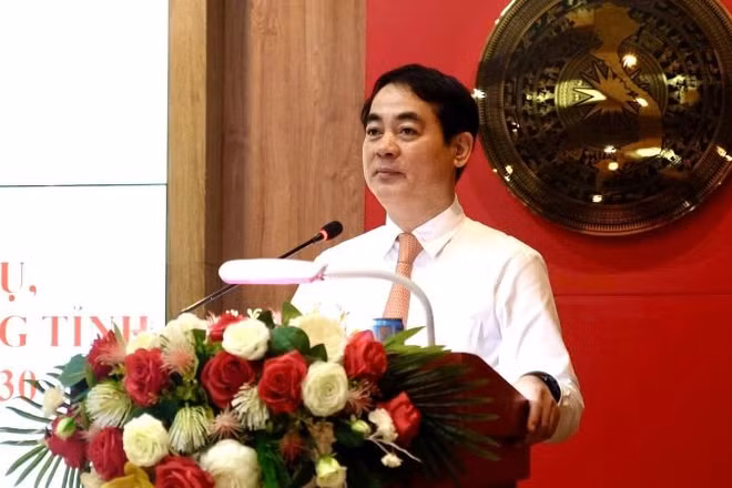 Bí thư Tỉnh ủy Khánh Hòa Nghiêm Xuân Thành phát biểu tại hội nghị.