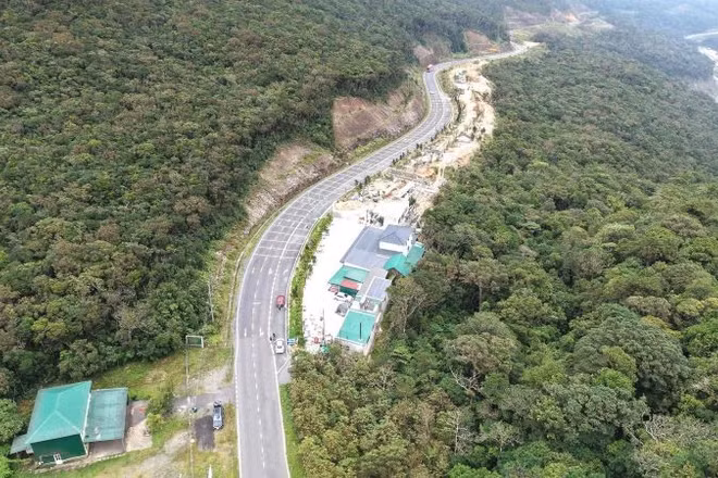 Quốc lộ 27C tuyến đường huyết mạch nối Nha Trang đi Đà Lạt.