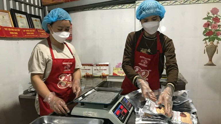 Hoạt động sản xuất tại Hợp tác xã Dương Quang, xã Phong Quang. (Ảnh: TUẤN SƠN) 37-5878.jpg